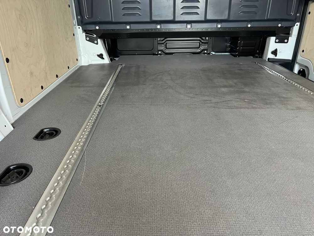 Mercedes-Benz Vito - 15