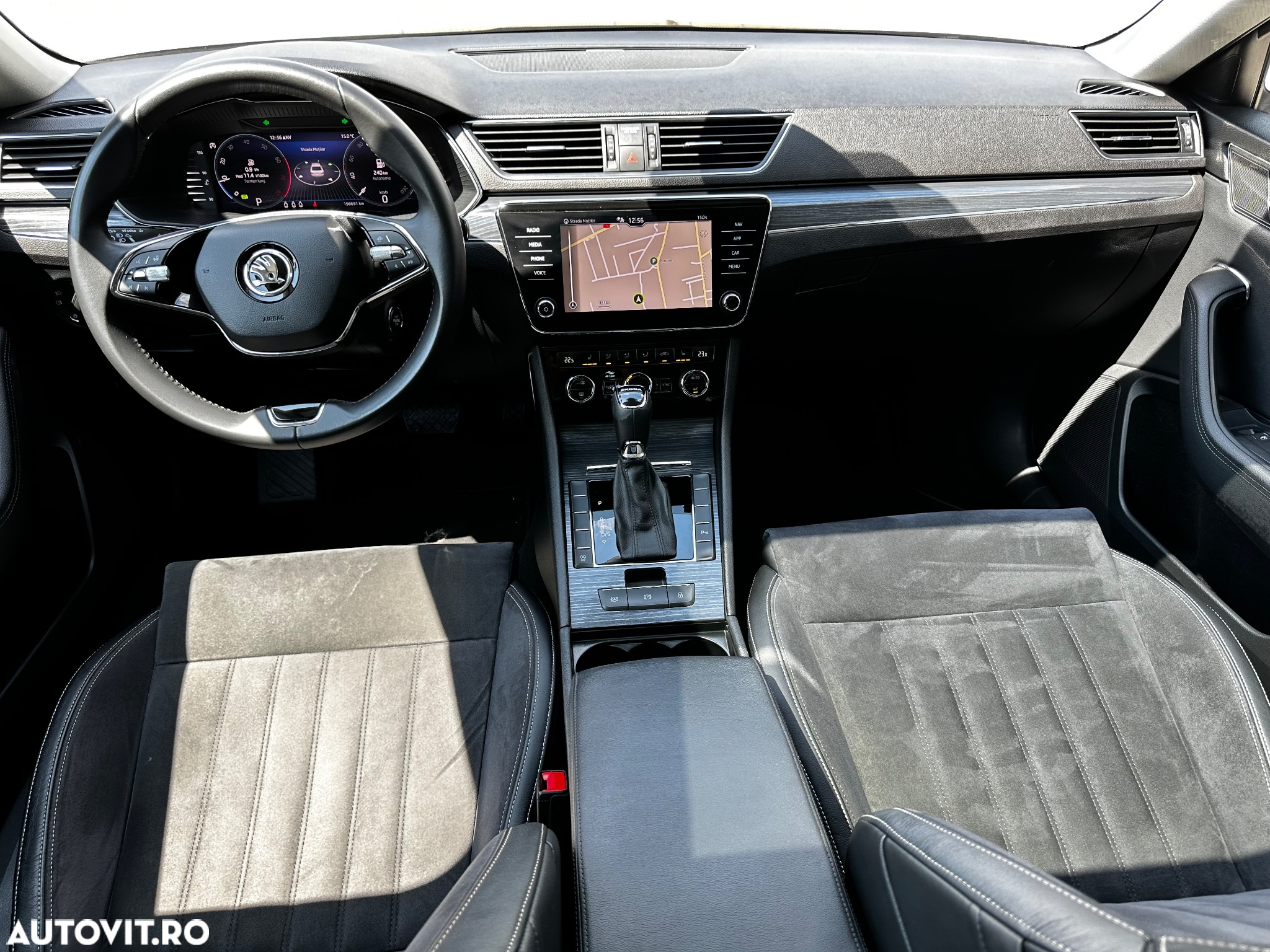 Skoda Superb 1.5 TSI DSG Sportline - 2