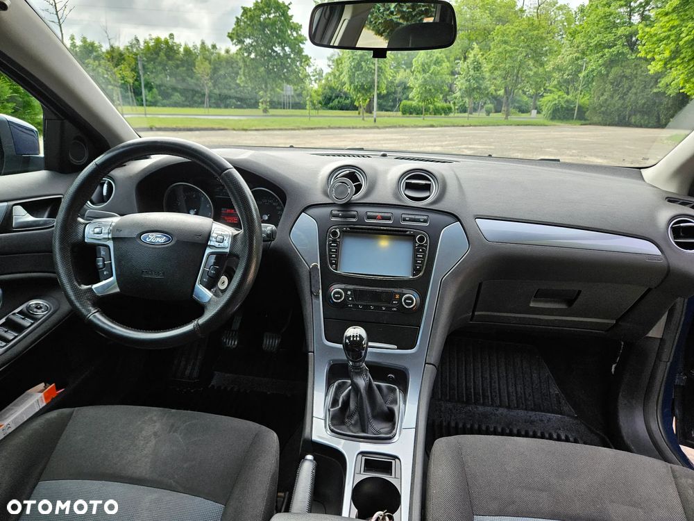 Ford Mondeo 2.0 Ambiente - 23