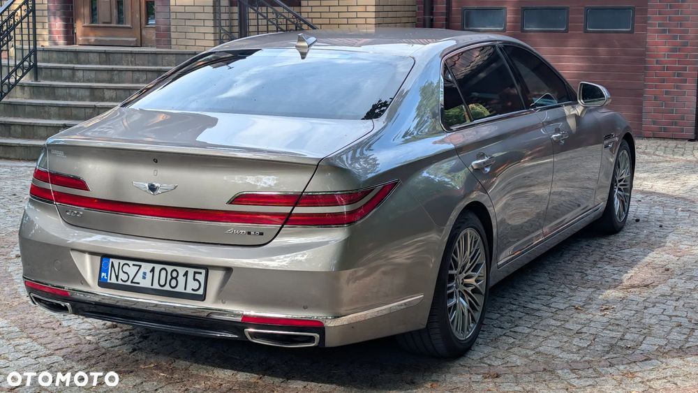 Genesis G90 - 9
