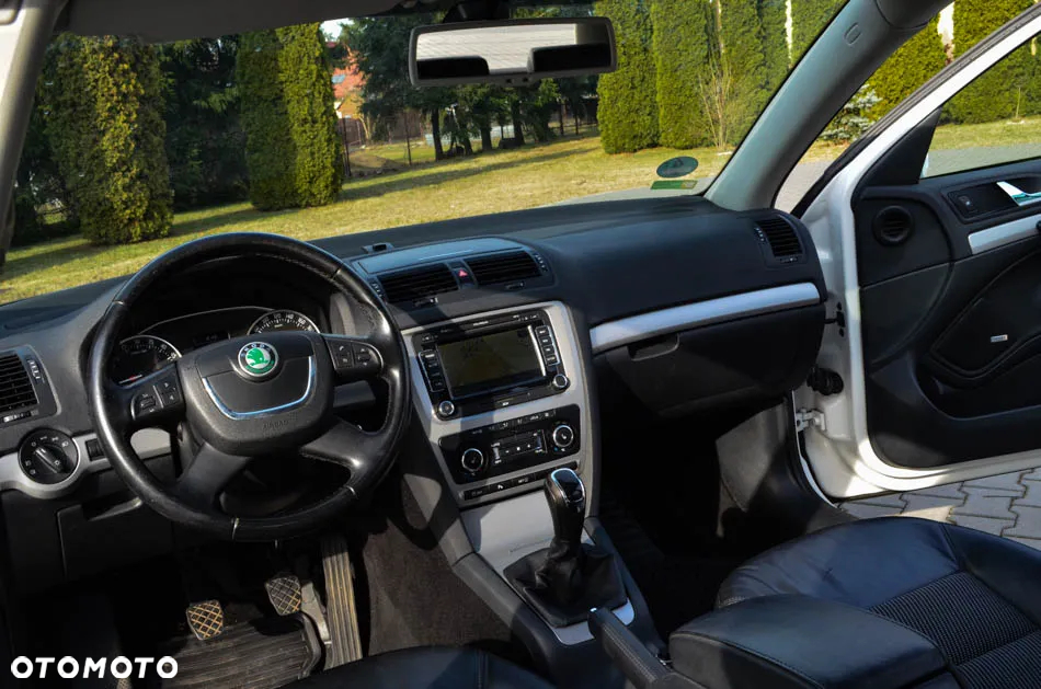 Skoda Octavia Combi 2.0 TDI DPF Sport Edition - 28