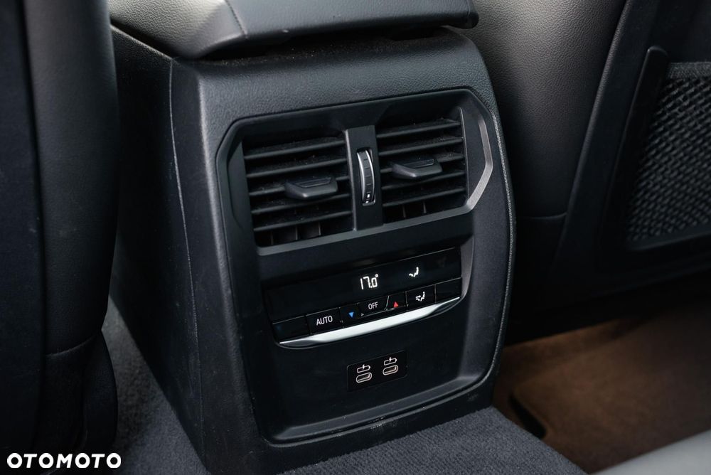 BMW Seria 3 320d xDrive - 35