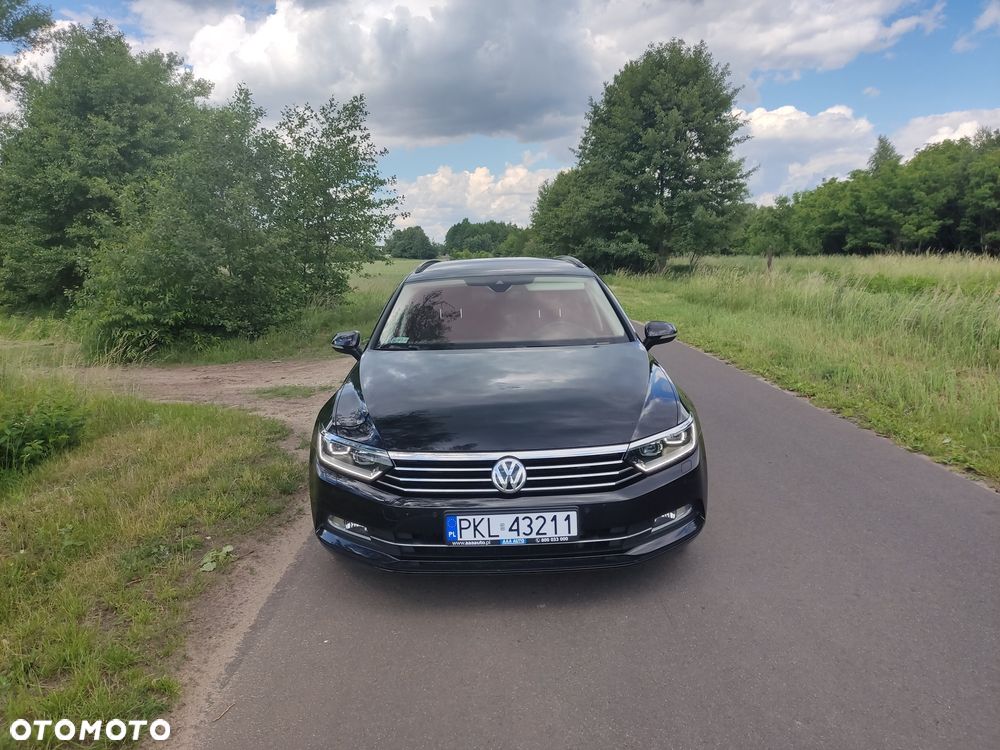Volkswagen Passat - 1