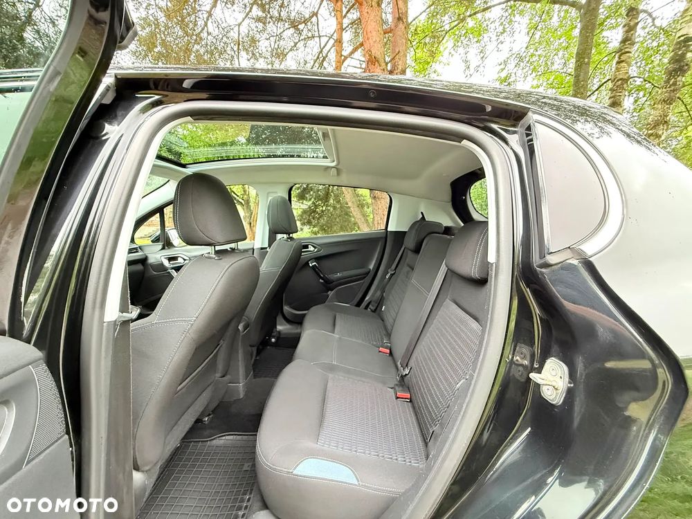 Peugeot 208 1.6 e-HDi Allure STT - 21