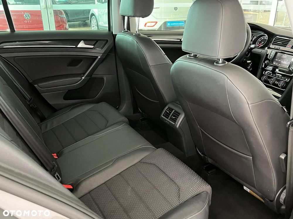 Volkswagen Golf 1.6 TDI Highline - 34
