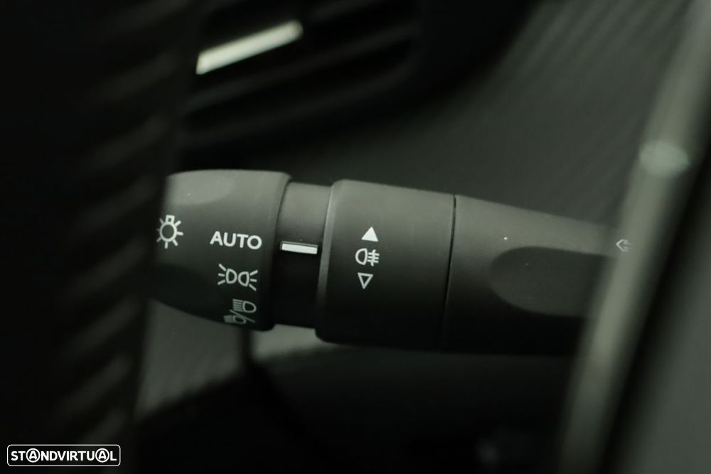 Peugeot 208 1.2 PureTech Style - 17
