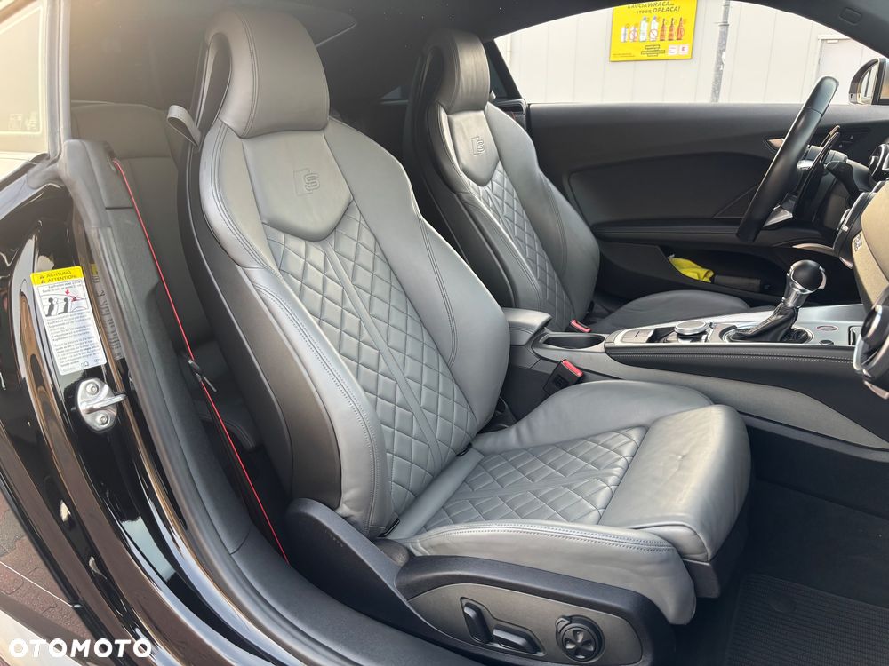 Audi TT S Coupé - 27