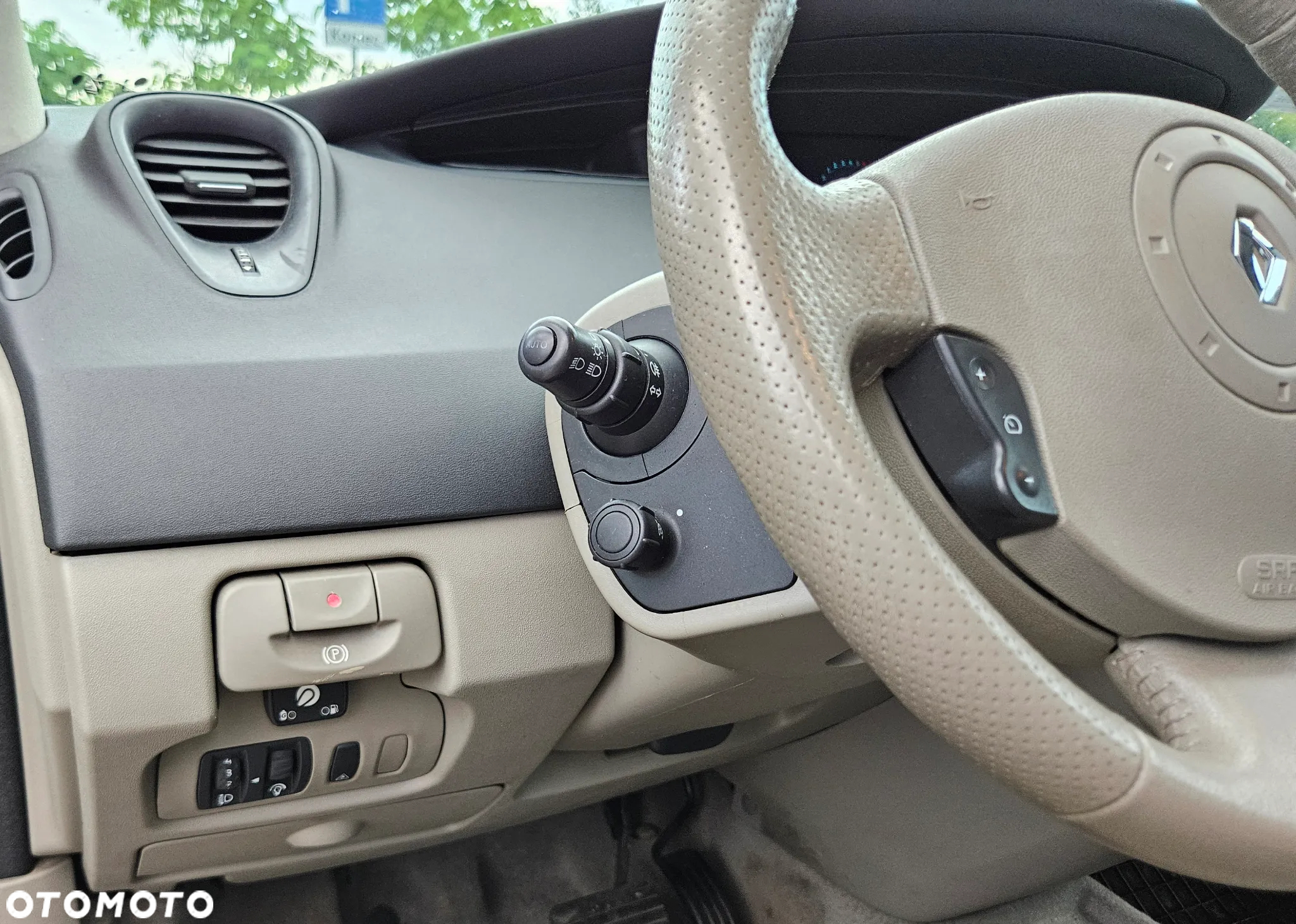 Renault Scenic 2.0 16V Privilege - 10