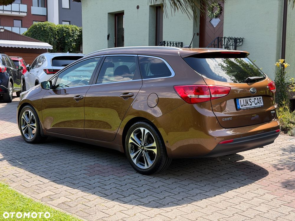 Kia Ceed 1.6 CRDi 136 ISG Platinum Edition - 4