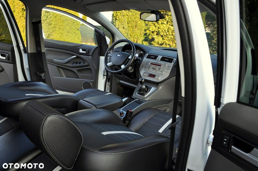 Ford Kuga - 23