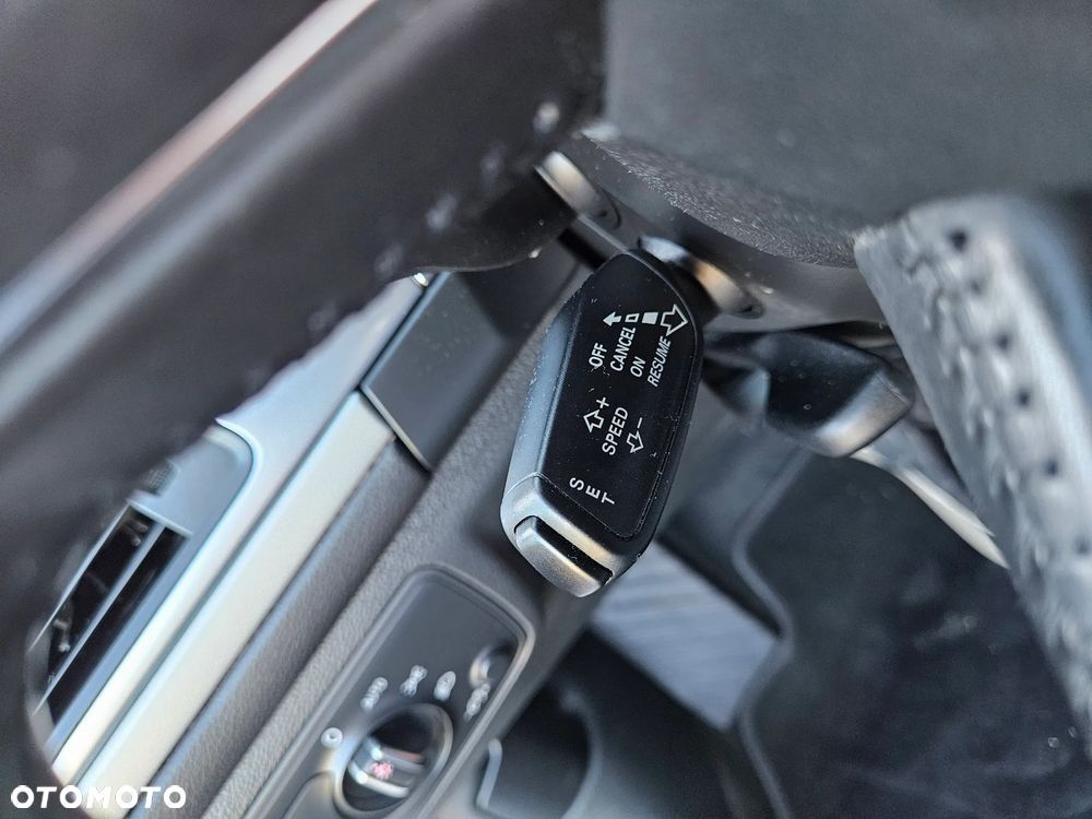 Audi A6 Avant 2.0 TDI Ultra S tronic - 25