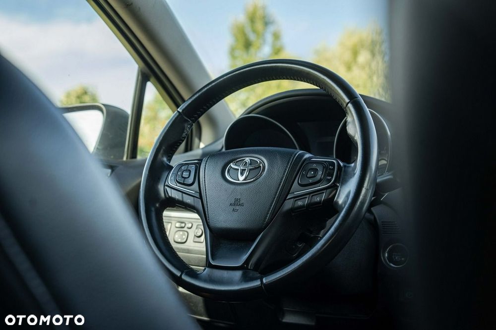 Toyota Avensis - 24