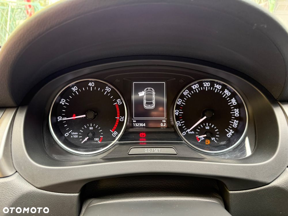 Skoda RAPID - 14