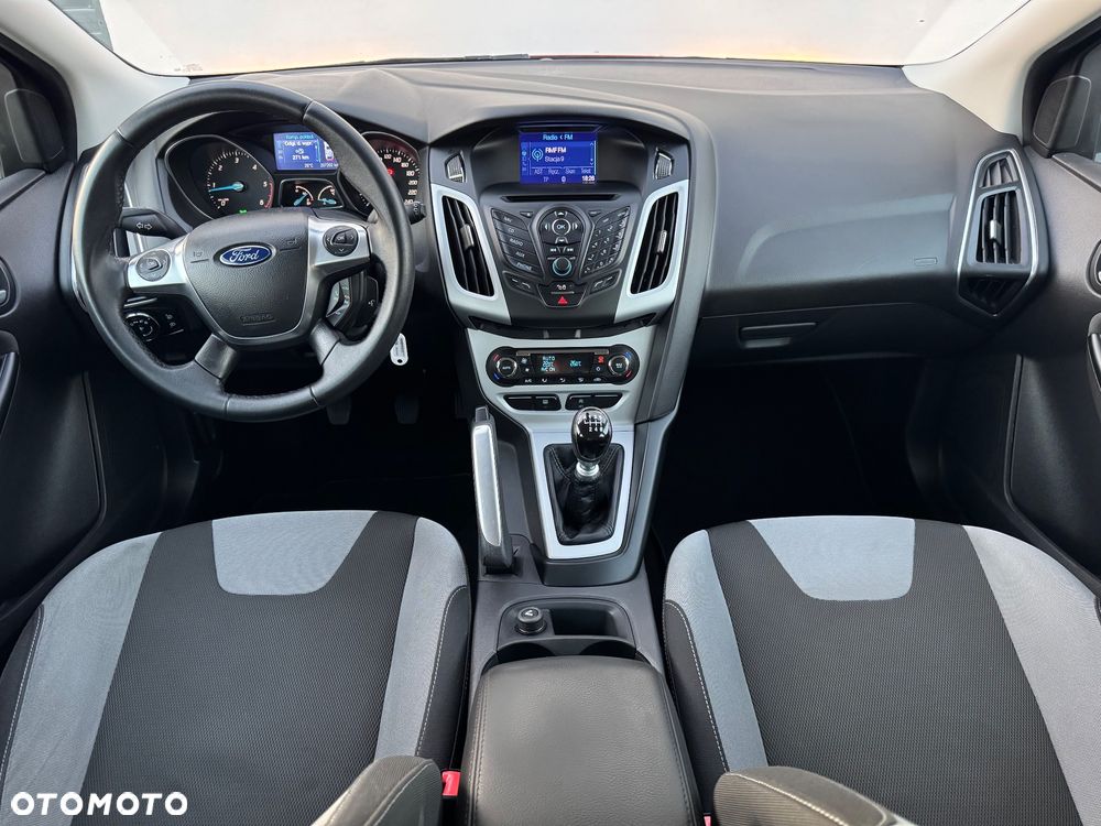 Ford Focus 1.6 TDCi DPF Champions Edition - 8