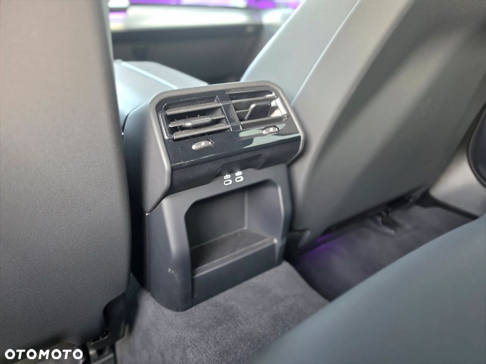 BMW Seria 5 520d mHEV - 34