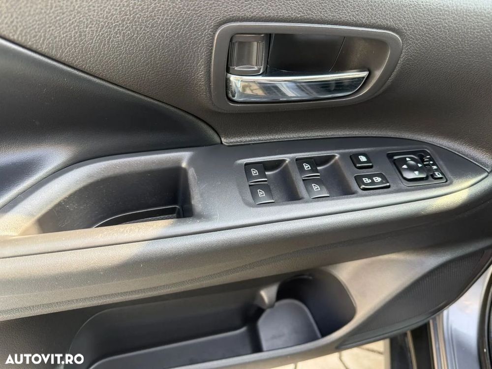 Mitsubishi Outlander - 18
