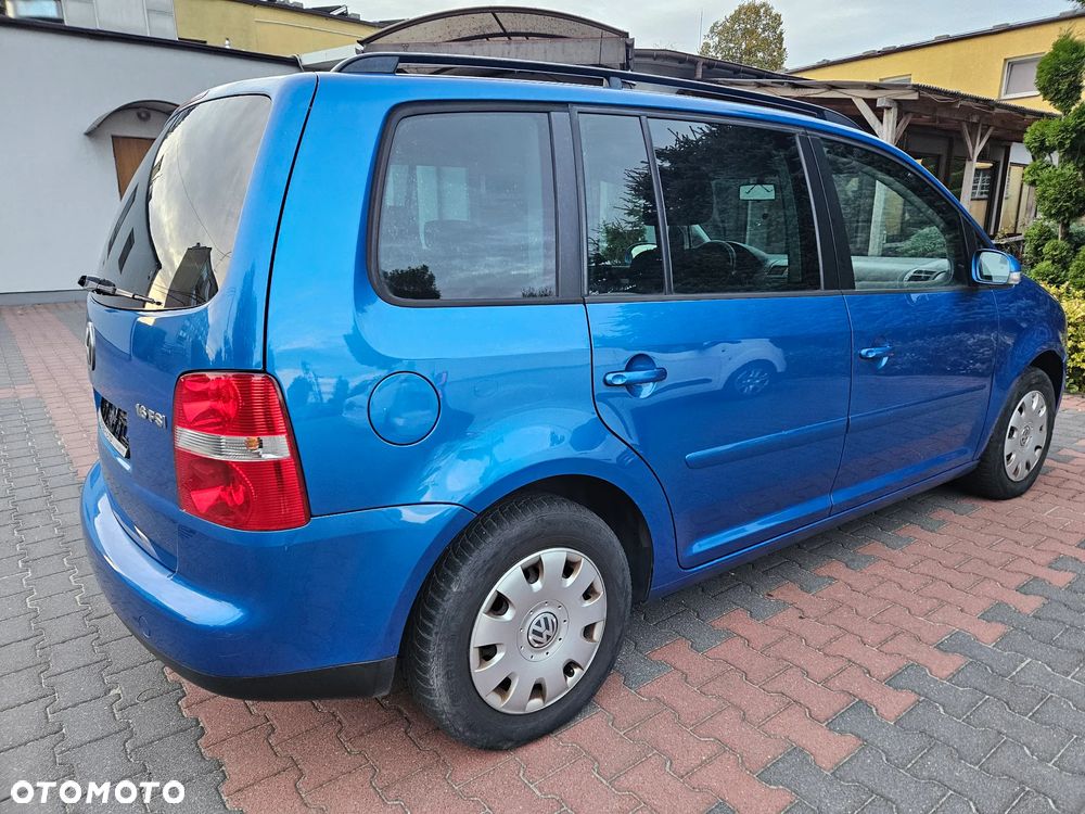 Volkswagen Touran - 8