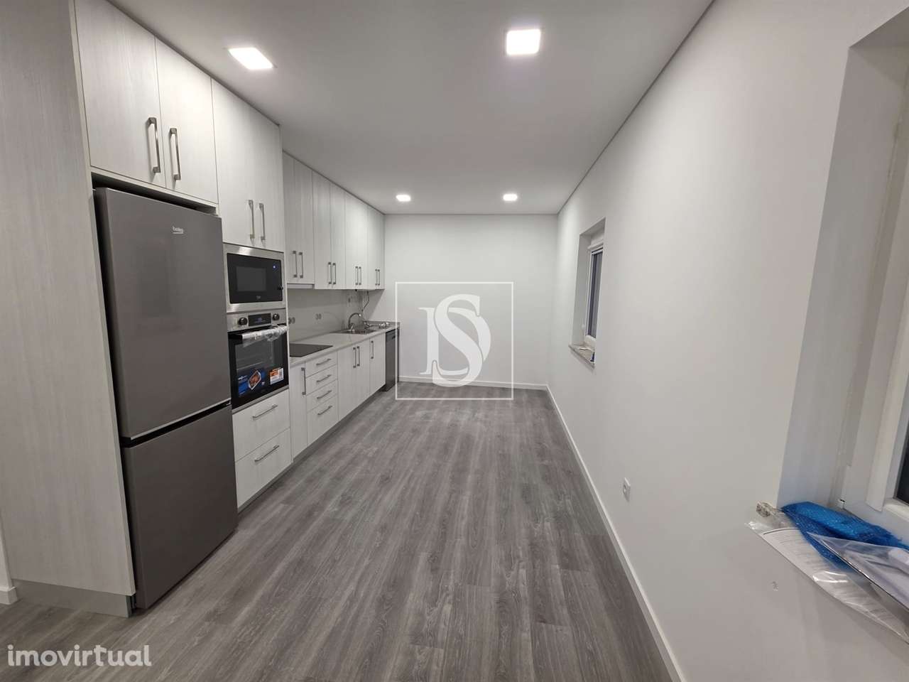 Apartamento renovado T2, no Botulho - Grande imagem: 4/13