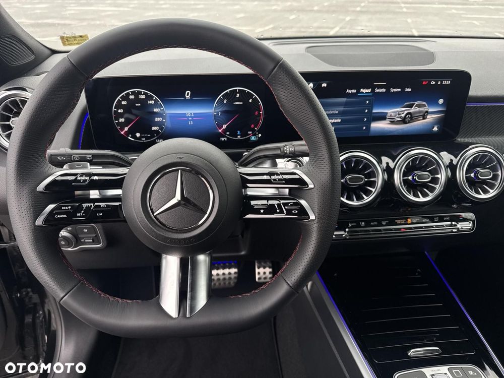 Mercedes-Benz GLB - 13