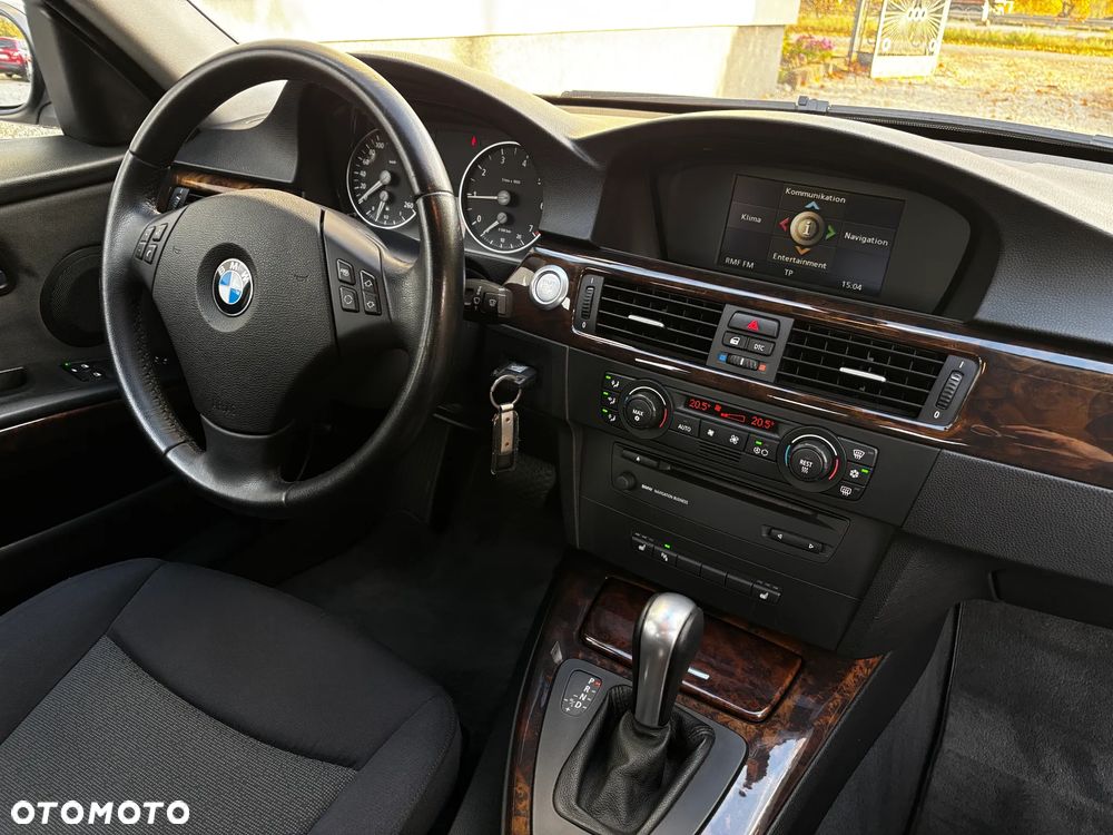 BMW Seria 3 320i - 29