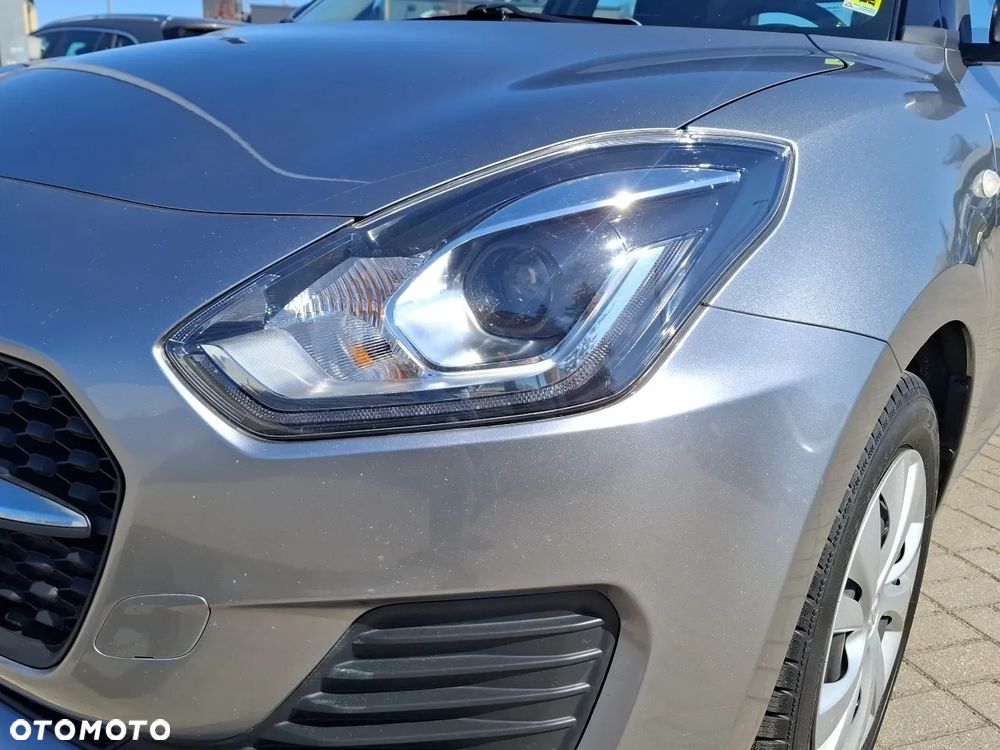 Suzuki Swift 1.2 Dualjet SHVS Premium CVT - 9