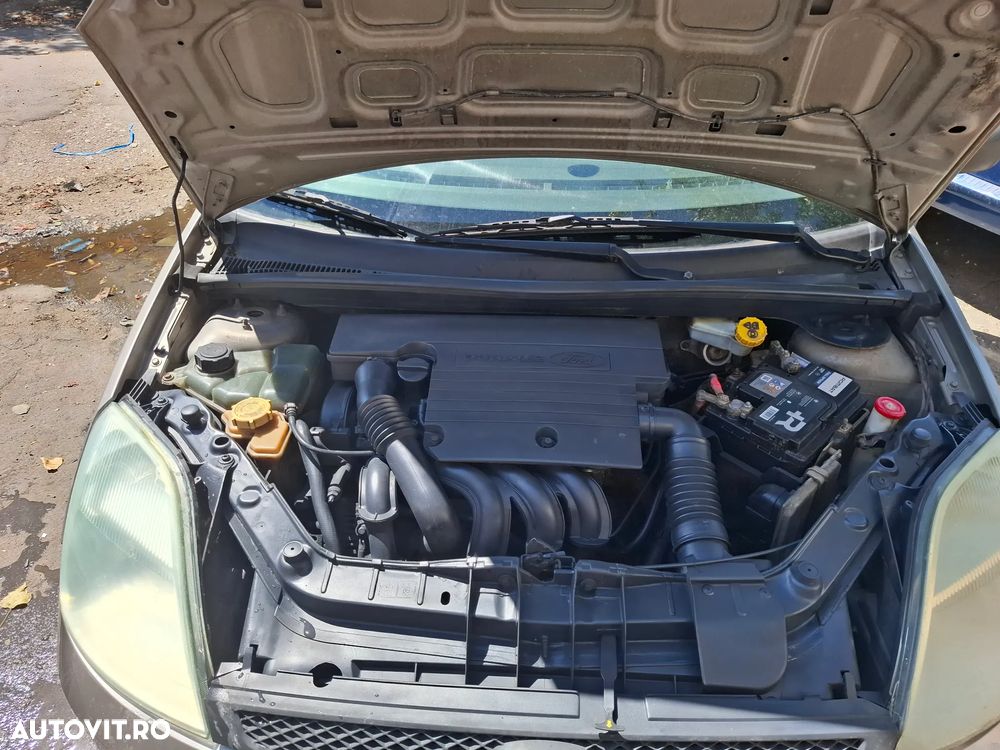 Ford Fiesta 1.3i Ambiente - 5