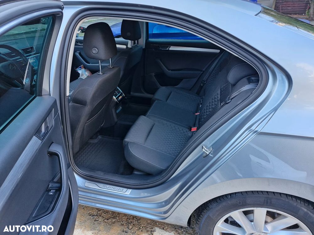 Skoda Superb 2.0 TDI DSG Ambition - 18