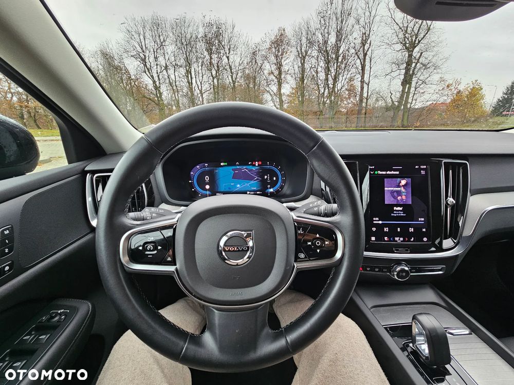 Volvo V60 B4 B Plus Dark - 17