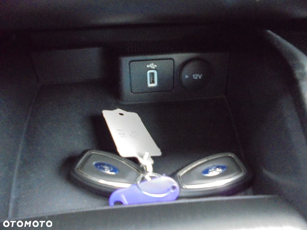 Ford Focus 1.5 EcoBlue Start-Stopp-System ST-LINE - 28