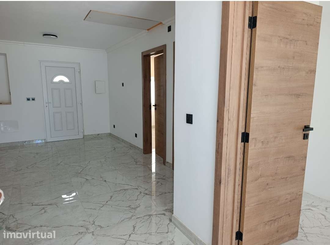 Moradia T2 Renovada - Grande imagem: 4/12