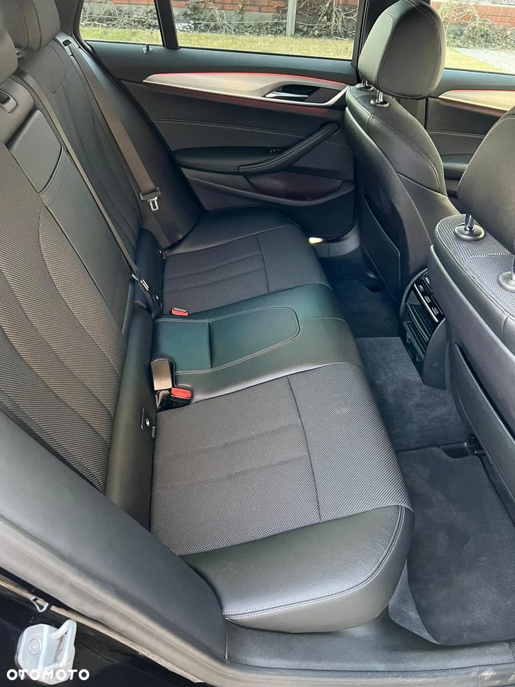 BMW Seria 5 530d xDrive Sport Line sport - 12