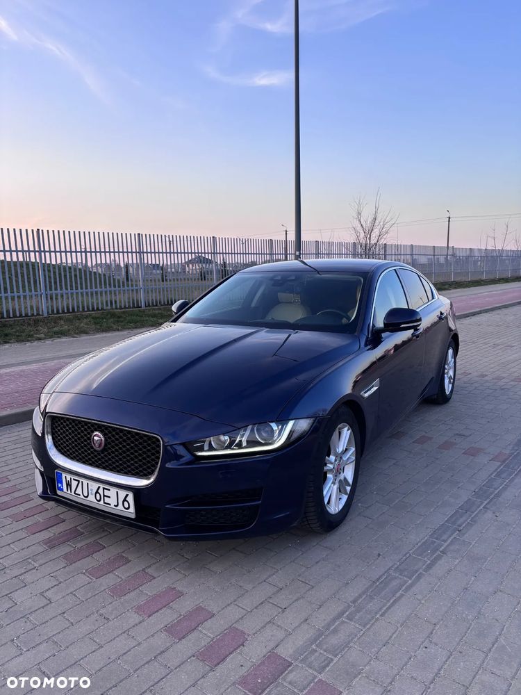 Jaguar XE 2.0 T Prestige - 17