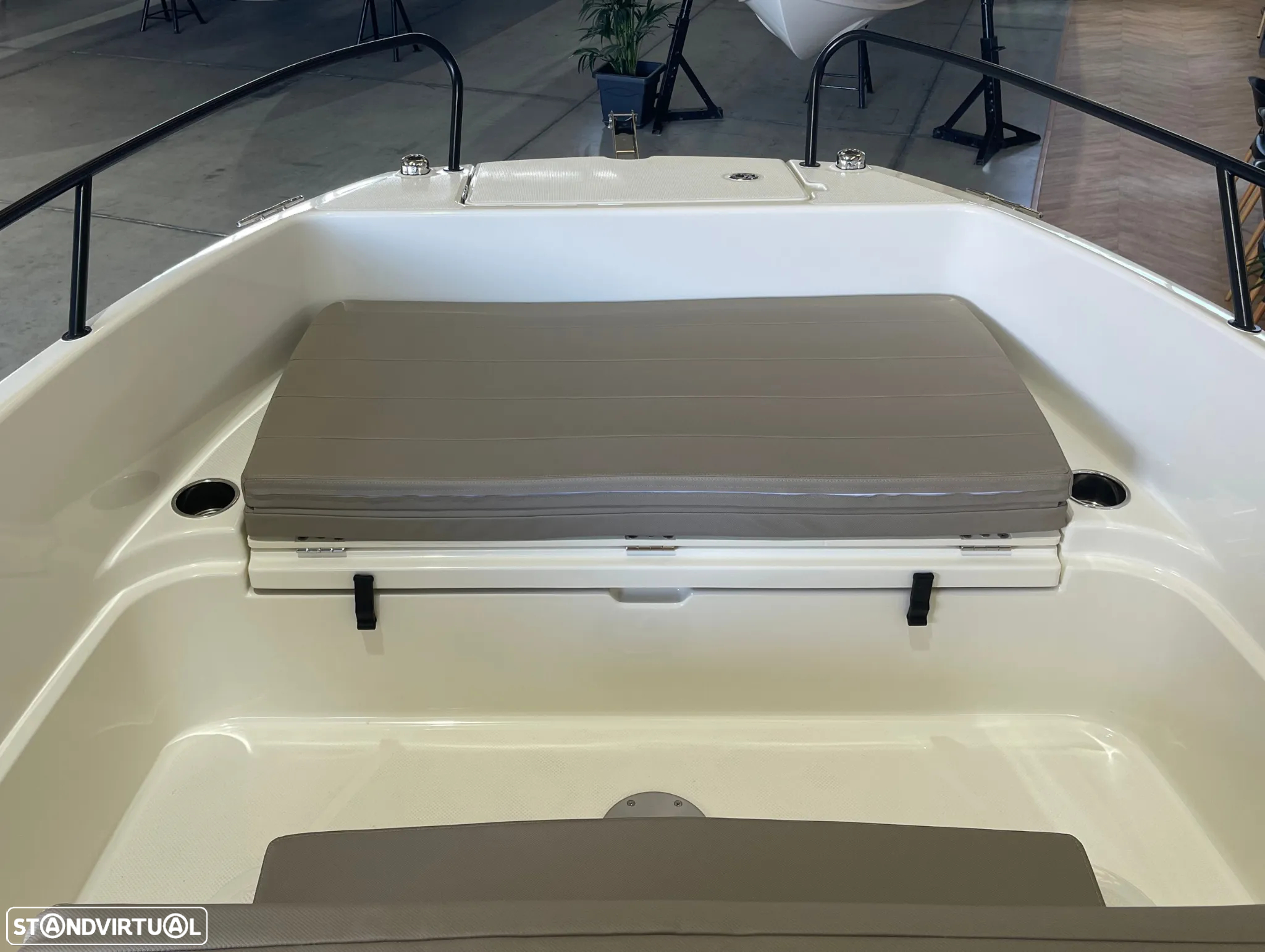 Quicksilver Activ 605 Open - 12