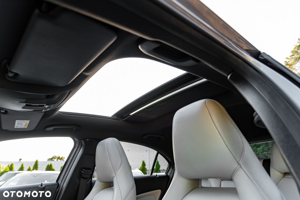 Mercedes-Benz Klasa A 250 4Matic 7G-DCT AMG Line - 40