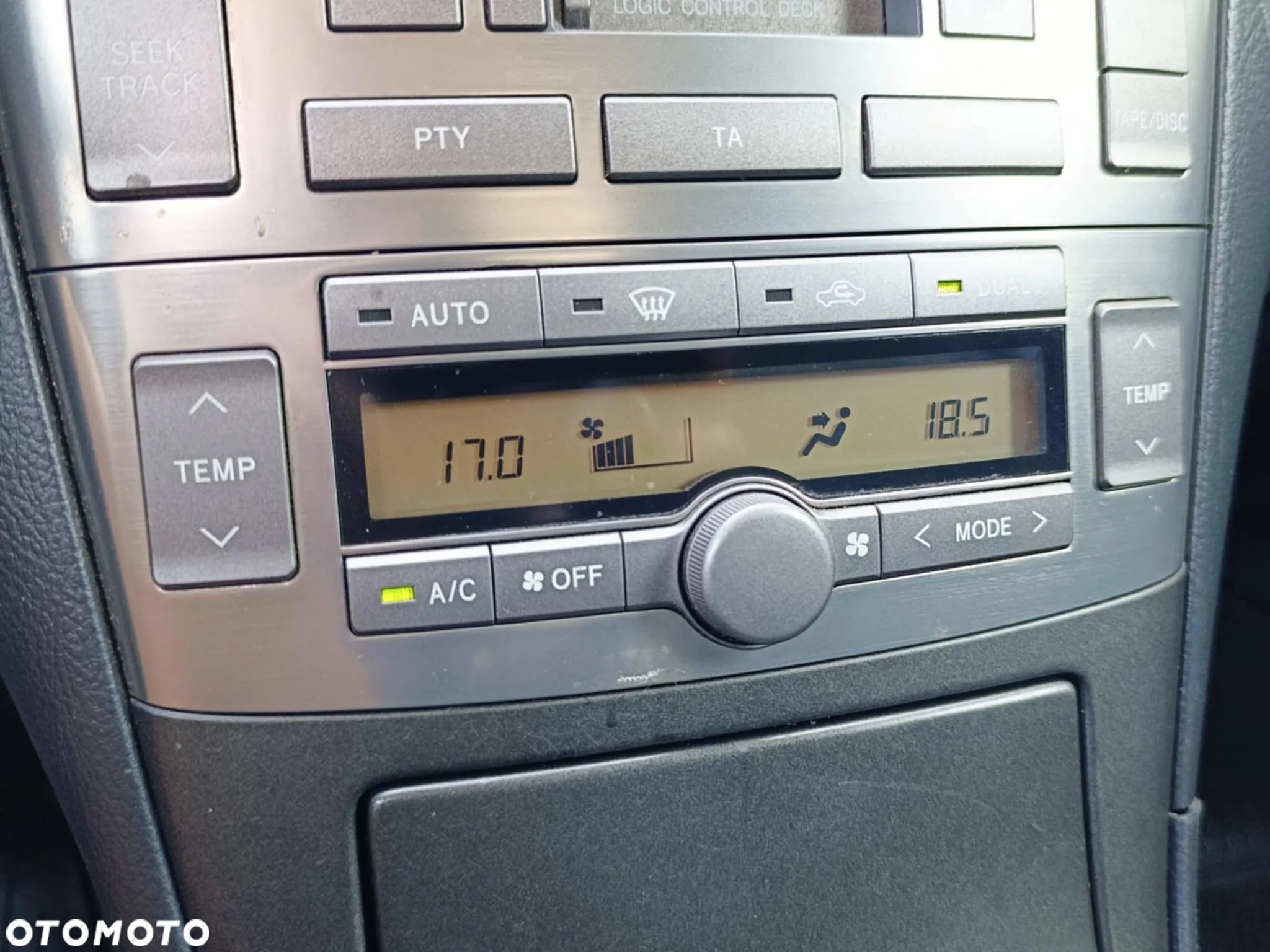 Toyota Avensis - 16