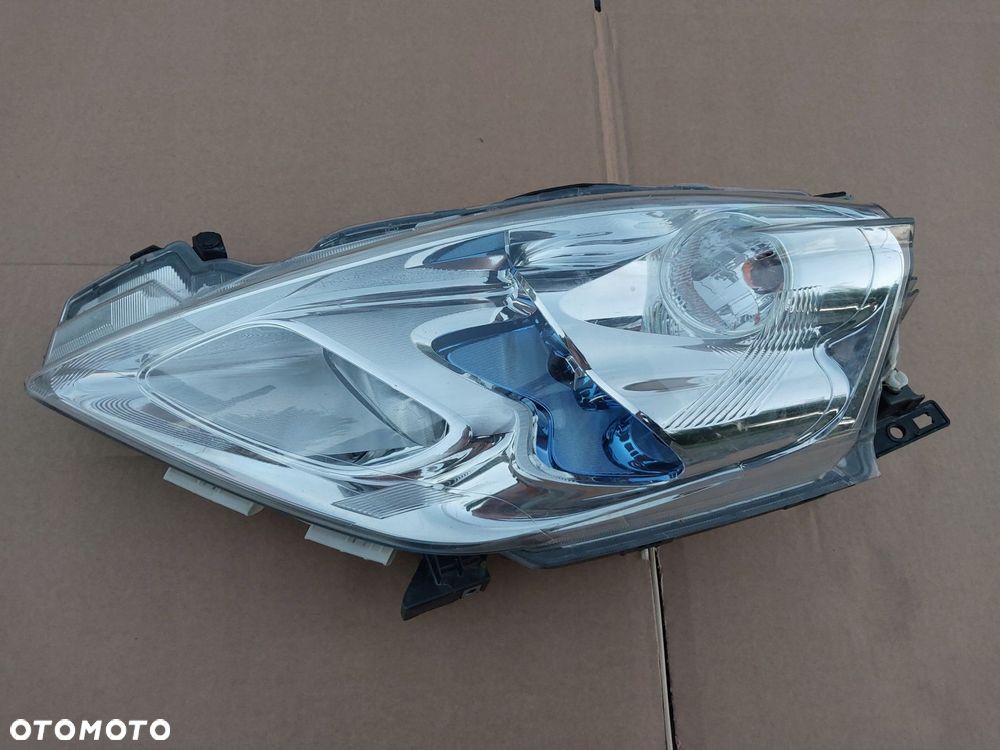 lampa lewy przód lewa nissan leaf oryginał ładny stan - 1
