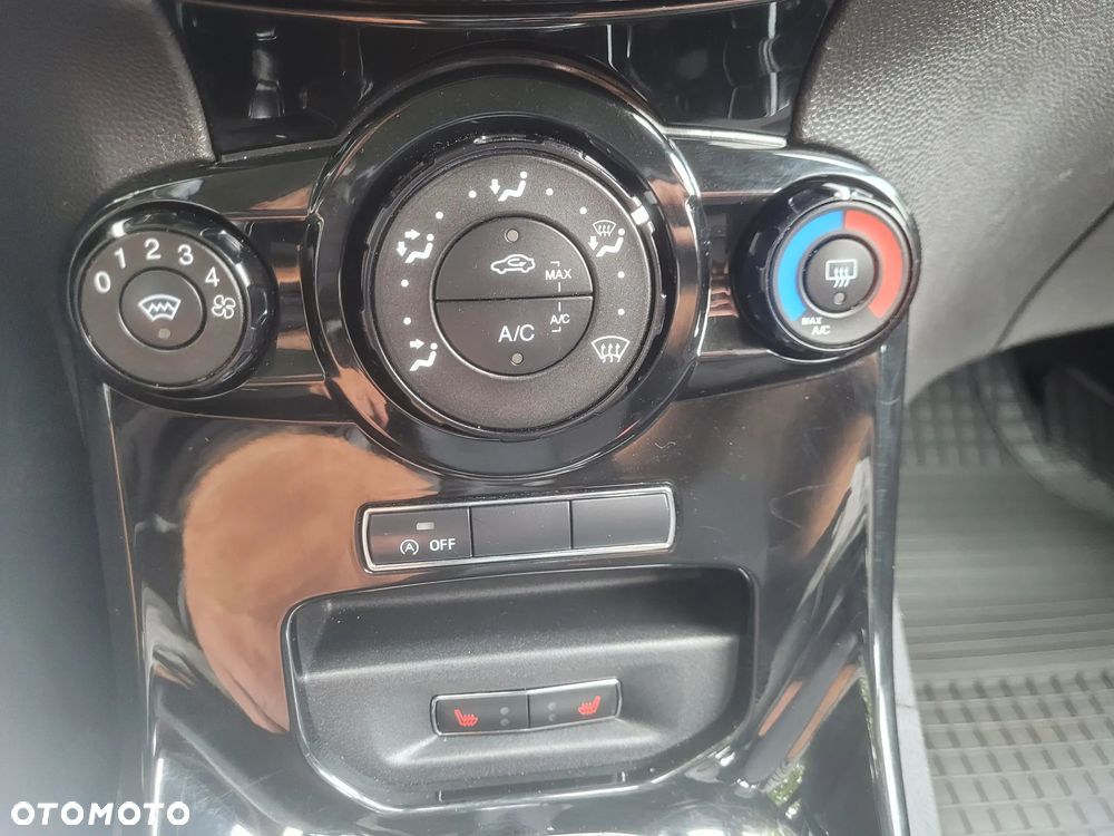 Ford Fiesta 1.0 EcoBoost STart-Stop Titanium - 28