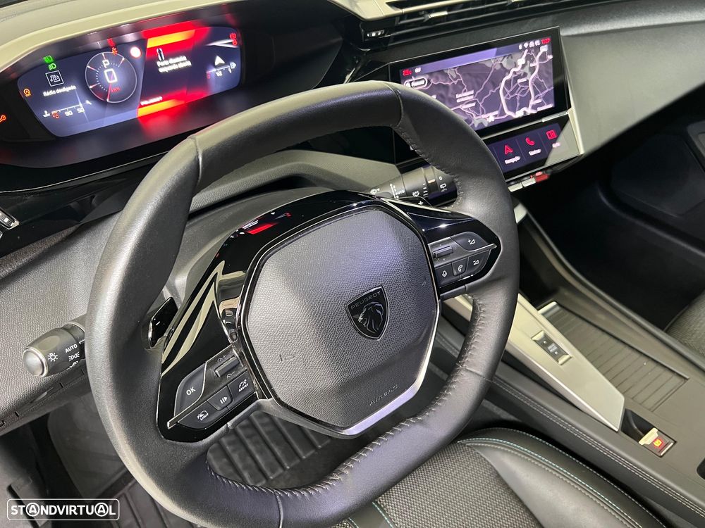 Peugeot 308 1.2 PureTech Allure EAT6 - 17