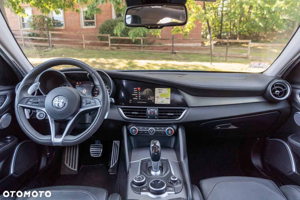 Alfa Romeo Giulia 2.0 Turbo TI Q4 - 8