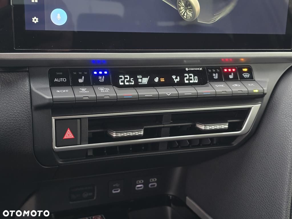 Toyota Camry 2.5 Hybrid Executive CVT - 19