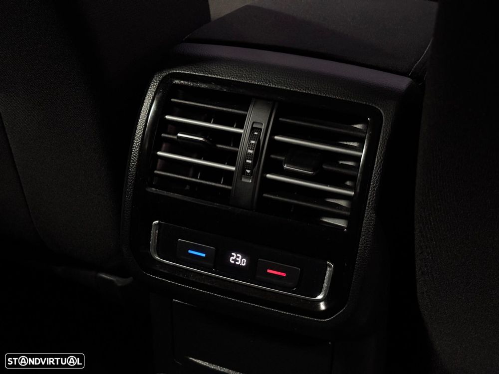 VW Passat Variant 1.6 TDI Confortline - 28