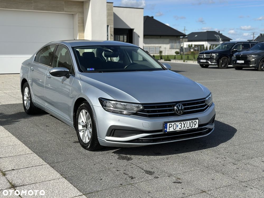 Volkswagen Passat - 4