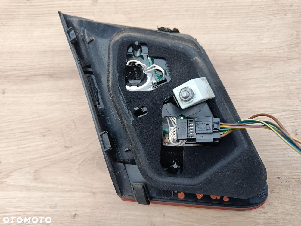 MERCEDES W212 SEDAN LAMPA TYLNA W KLAPĘ PRAWA LED TYŁ - 4