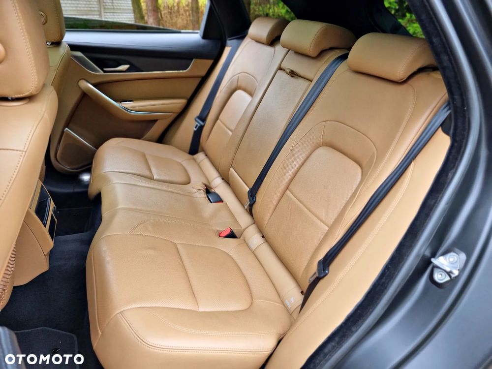 Jaguar F-Pace 2.0 D200 mHEV AWD R-Dynamic SE - 28