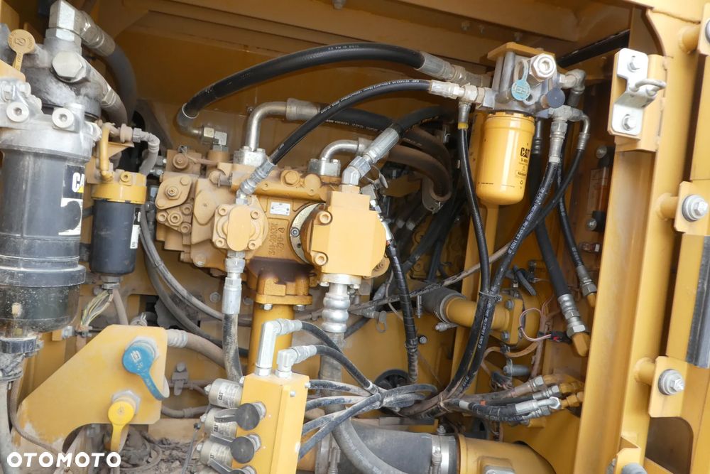 Caterpillar 320 FL PRODUKCIJ JAPOŃSKIEJ - 17