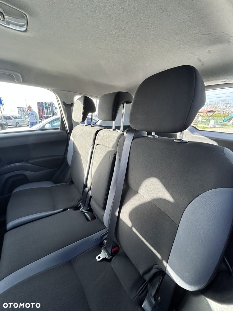 Mitsubishi Outlander 2.0 Invite 2WD - 3