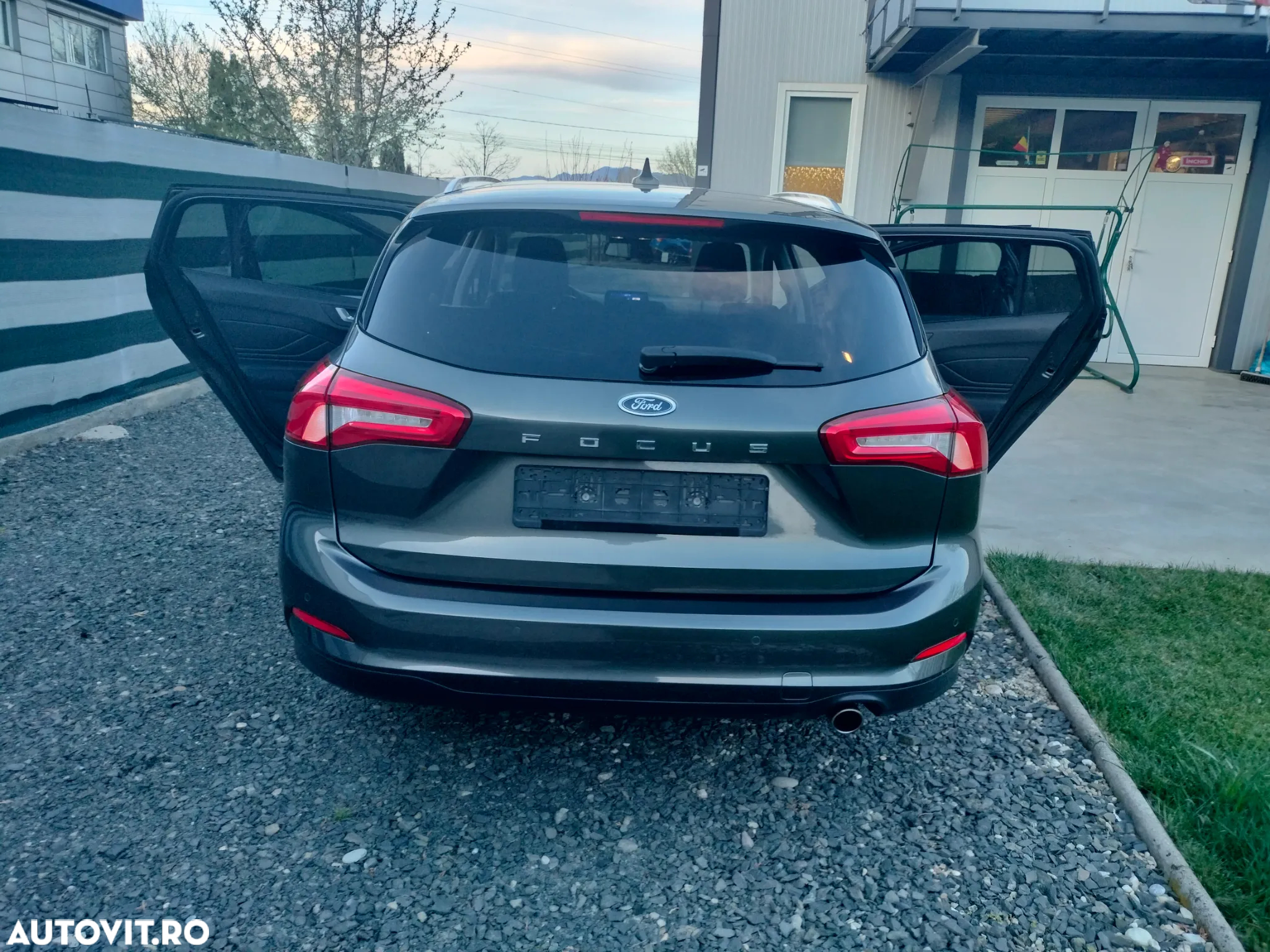 Ford Focus Turnier 1.5 EcoBlue Start-Stopp-System ACTIVE - 9