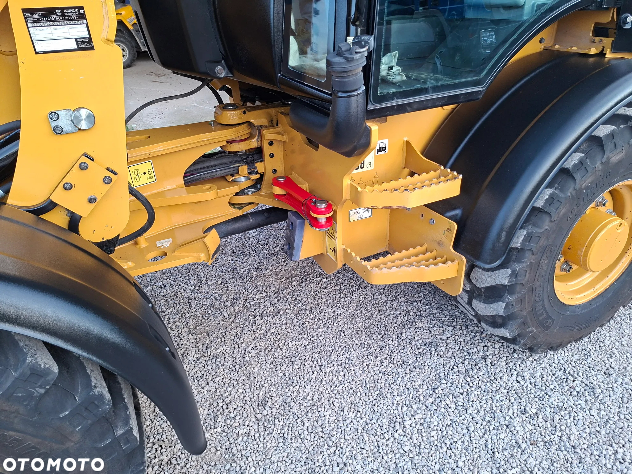 Caterpillar CAT 907 M - 19