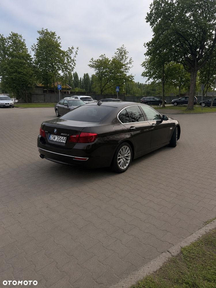 BMW Seria 5 520d xDrive Luxury Line - 4