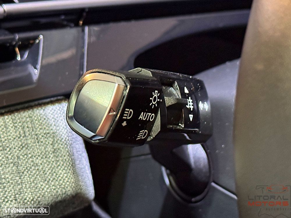 Peugeot 3008 1.2 Hybrid Allure e-DCS6 - 24